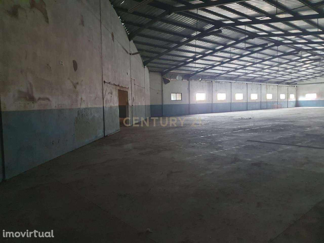 Arrenda-se Espaço Comercial de Grande Dimensão no Juncal - Grande imagem: 3/8