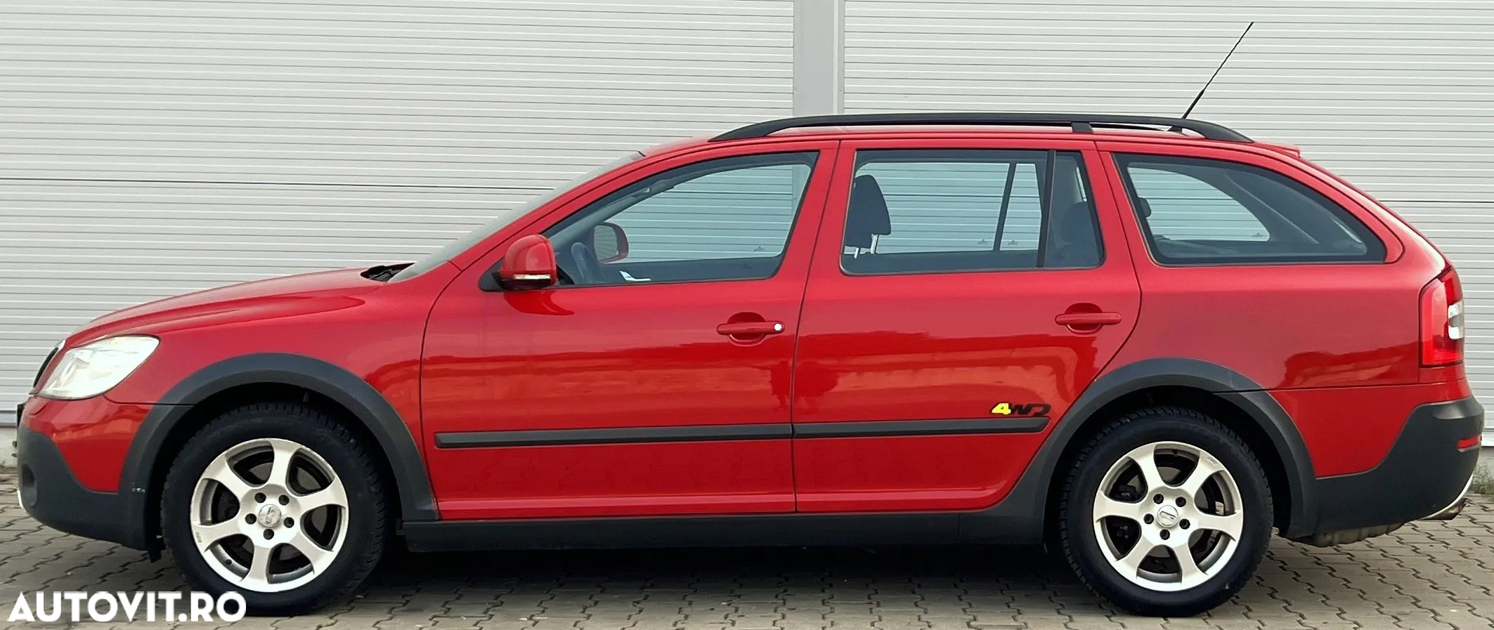 Skoda Octavia Combi 2.0 TDI DPF 4x4 Scout - 6