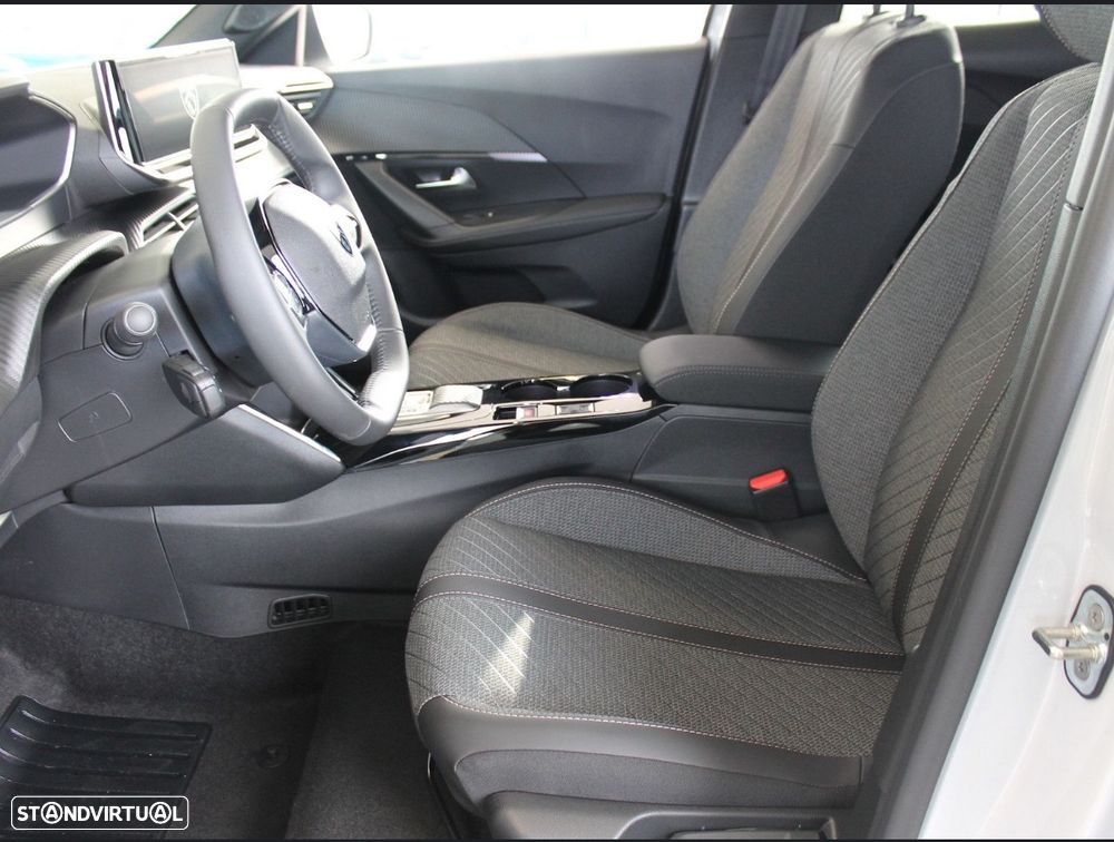 Peugeot e-2008 54 kWh Allure - 8