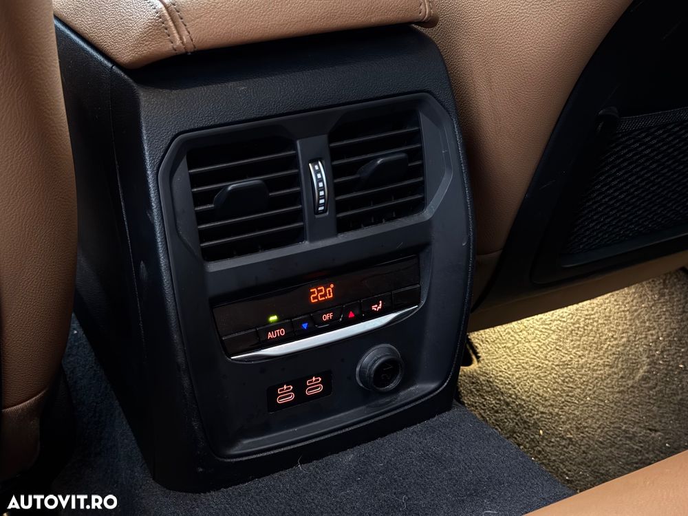 BMW Seria 3 330i AT - 27