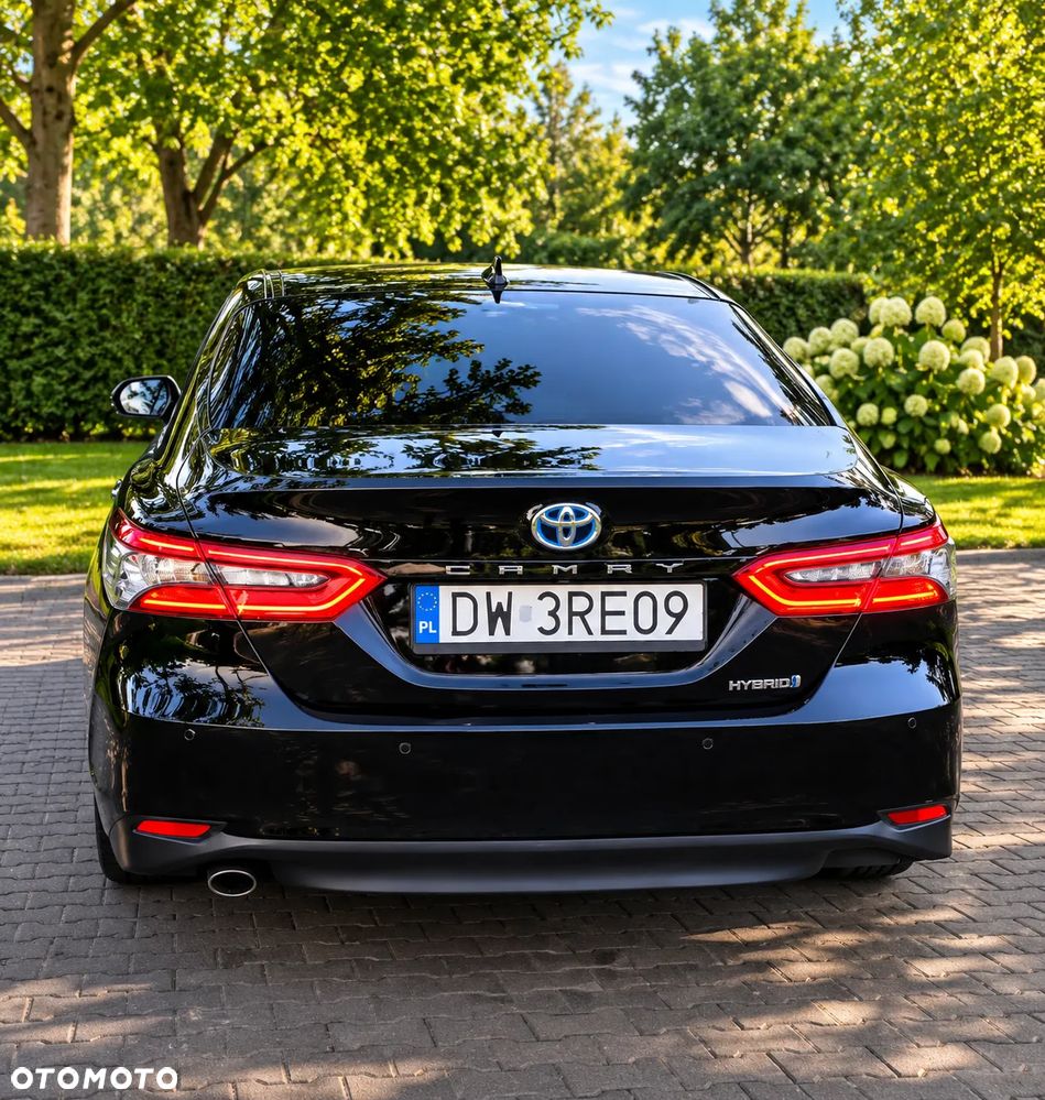 Toyota Camry 2.5 Hybrid Executive CVT - 2