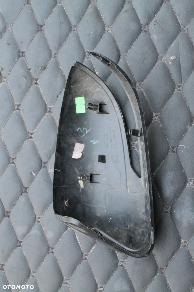 OBUDOWA LUSTERKA PRAWY PRZÓD PRZEDNIA PRAWA HYUNDAI I20 II 2 3007078301 - 2