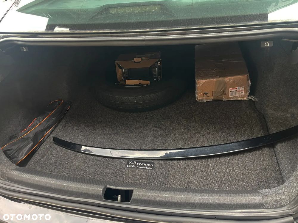 Volkswagen Passat - 26