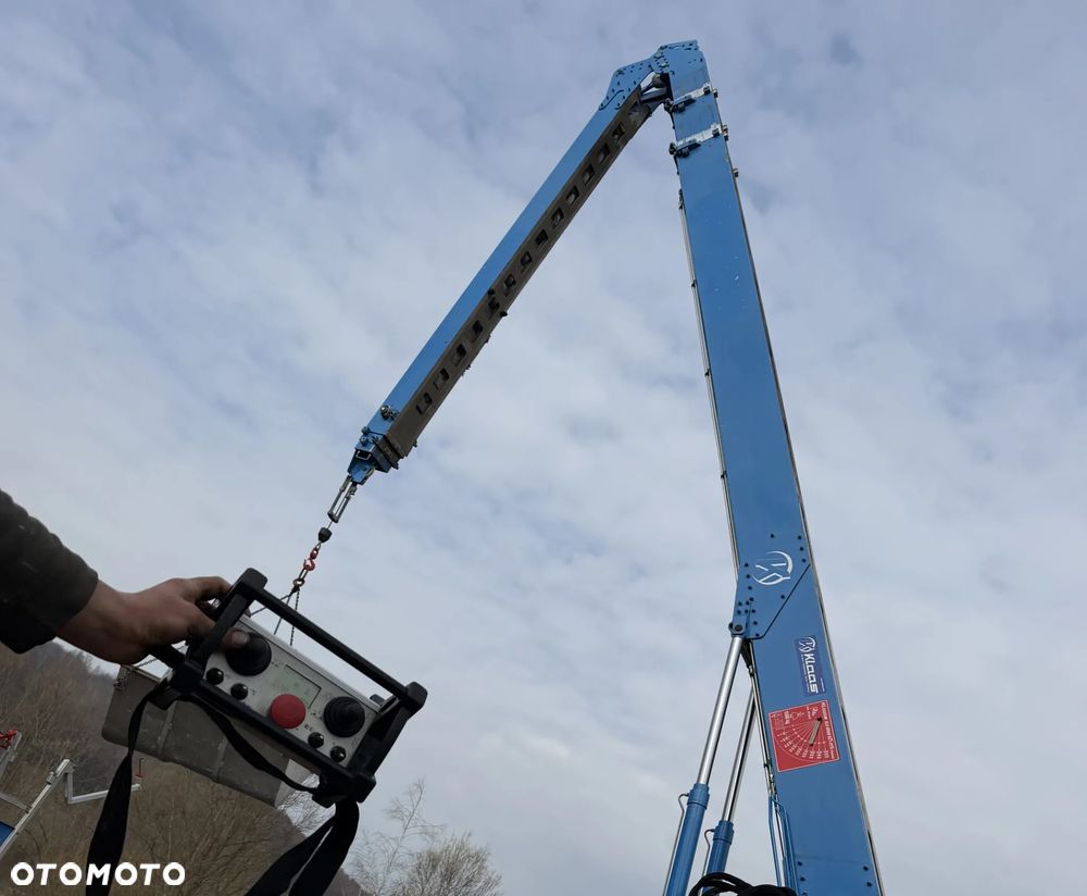 KLAAS 21/31TSP Dźwig Dekarski żuraw zwyżka podnośnik 31m. udźwig 1800kg max. Silnik Yanmar 3cyl. Dźwig Sterowany całkowicie zdalnie z pilota. Do 3,5 tony Transportowanie samochodem osobowym! Podwieszana oś Hydr. Własny Napęd Hydr. na 2 koła w terenie. Maszyna jak Nowa 2,5 tyś mtg. 2013r. Po serwisach Dekra BMWT. Sprowadzona z Norwegii. Nie różni się od nowej z salonu. Pełna Hydraulika w maszynie. Najbogatsza wersja. OKAZJA 230volt. Zero zużycia! - 31