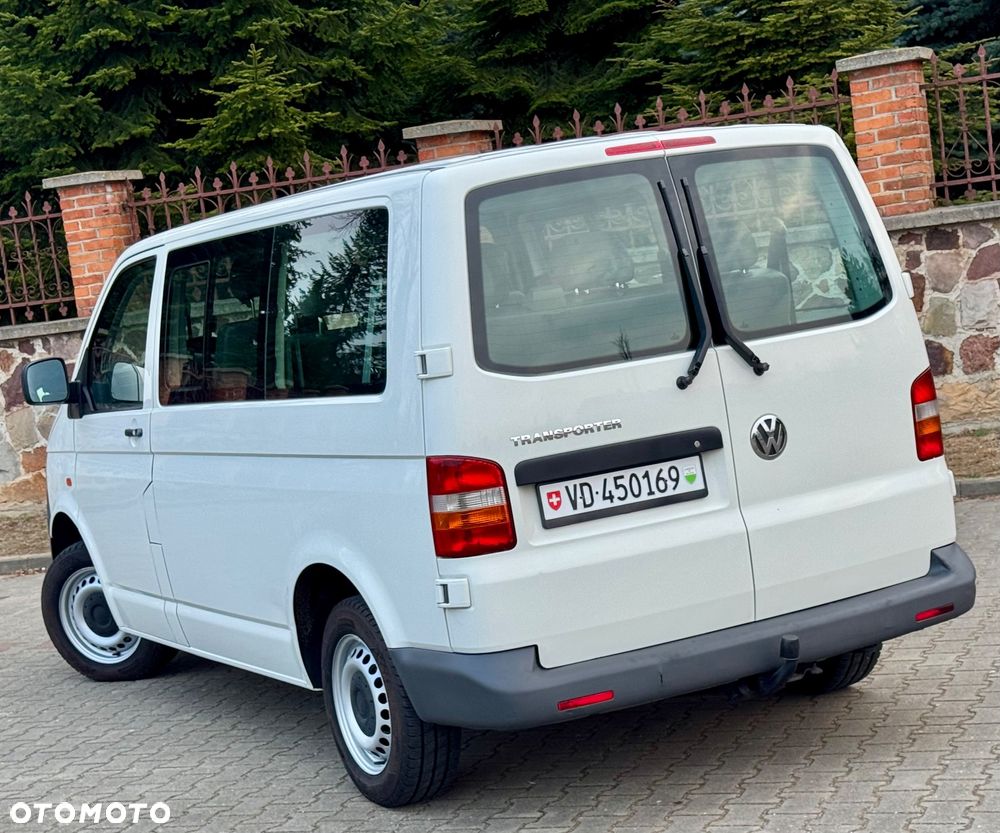 Volkswagen Caravelle - 11