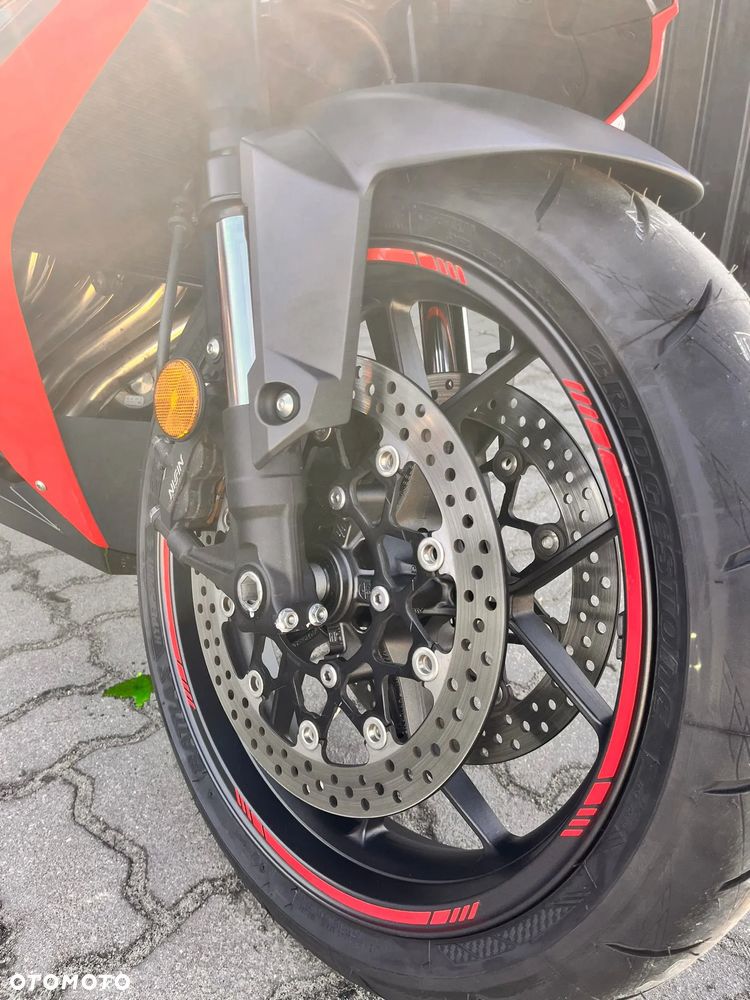 Honda CBR - 8
