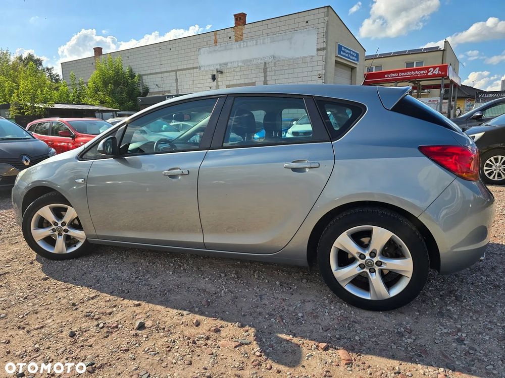 Opel Astra 1.4 Turbo - 9
