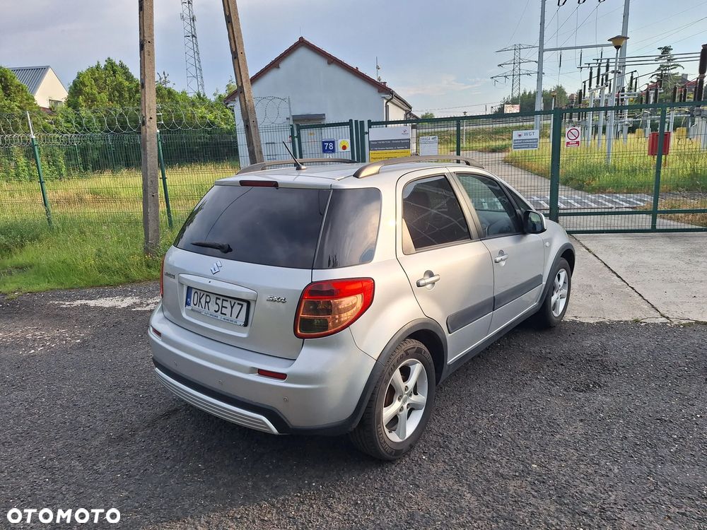 Suzuki SX4 1.6 GS / Premium - 3