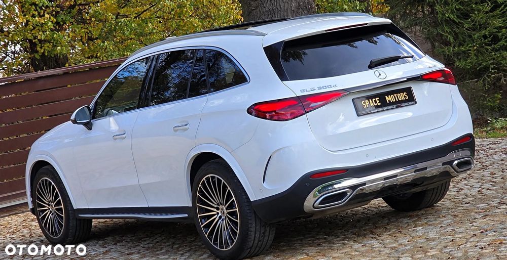 Mercedes-Benz GLC 300 d 4Matic 9G-TRONIC AMG Line Advanced - 10