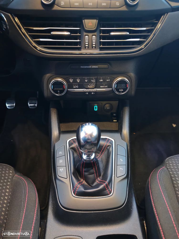 Ford Focus 1.0 EcoBoost ST-Line - 11