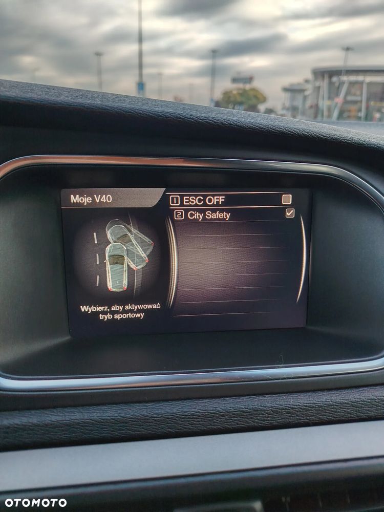 Volvo V40 - 16