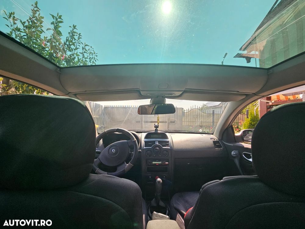 Renault Megane 1.6 Privilege - 9