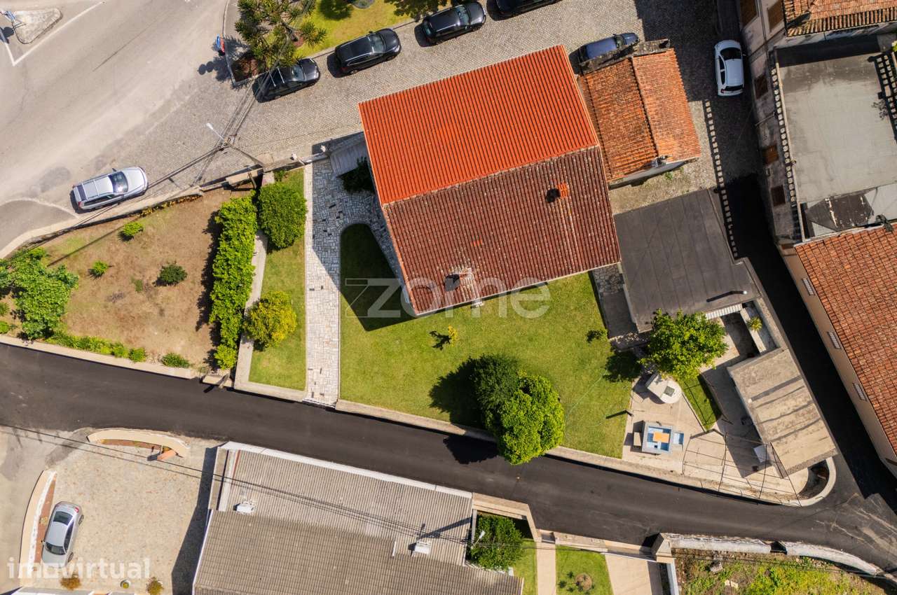 Moradia individual com terreno de 530 m² - Soutelo - Vila Verde - Grande imagem: 2/44