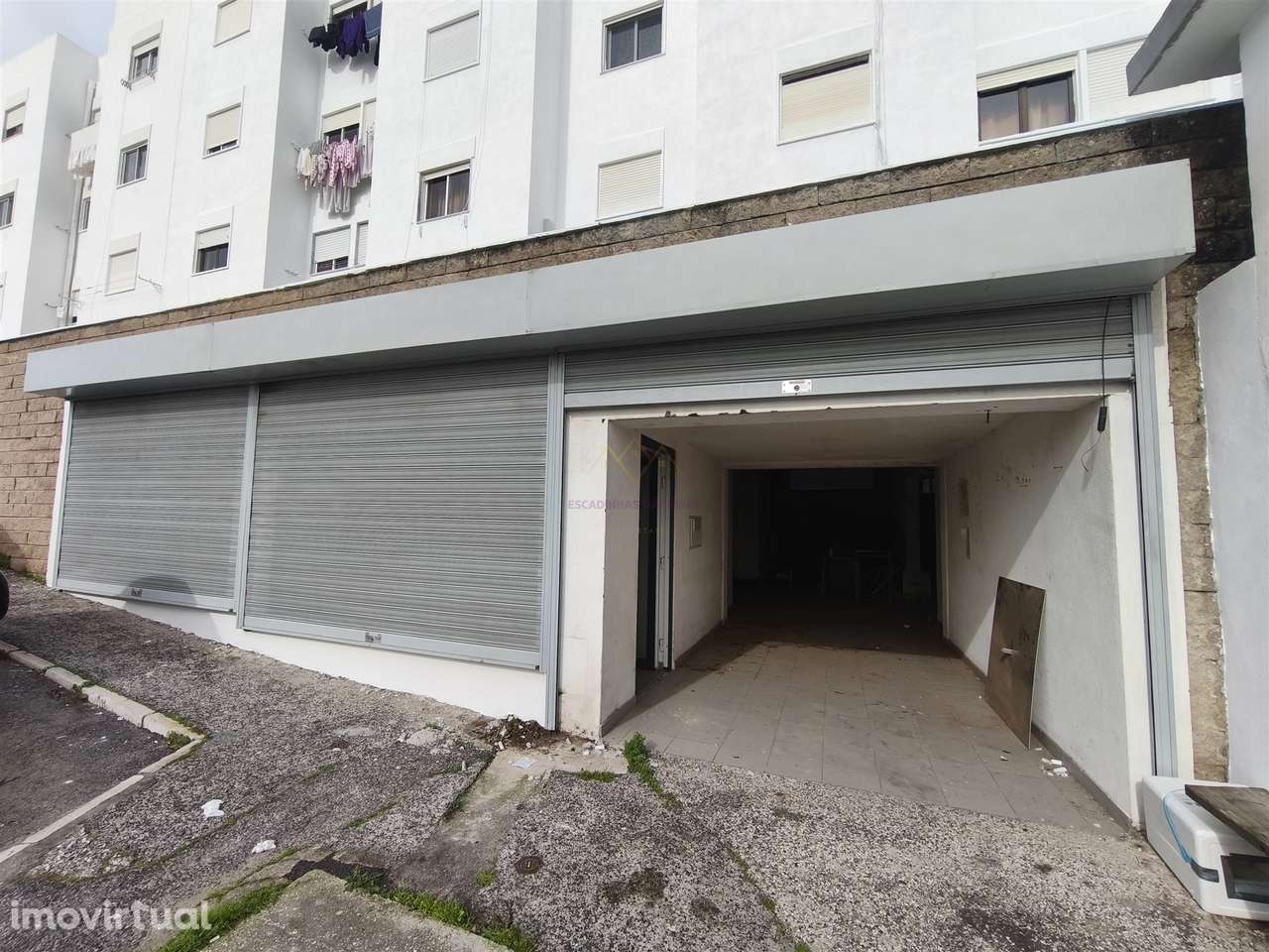 Armazém Versátil com 220 m2 em Campolide – Excelente Logística e Acess - Grande imagem: 2/20