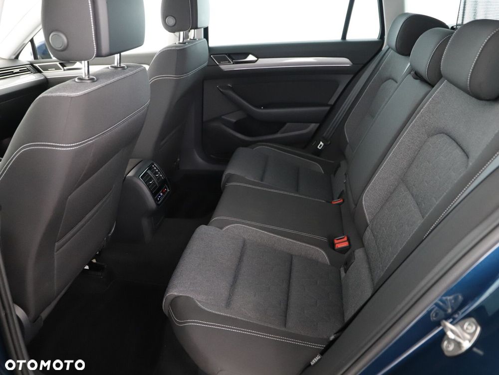 Volkswagen Passat Variant 2.0 TDI 4Mot Elegance DSG - 11