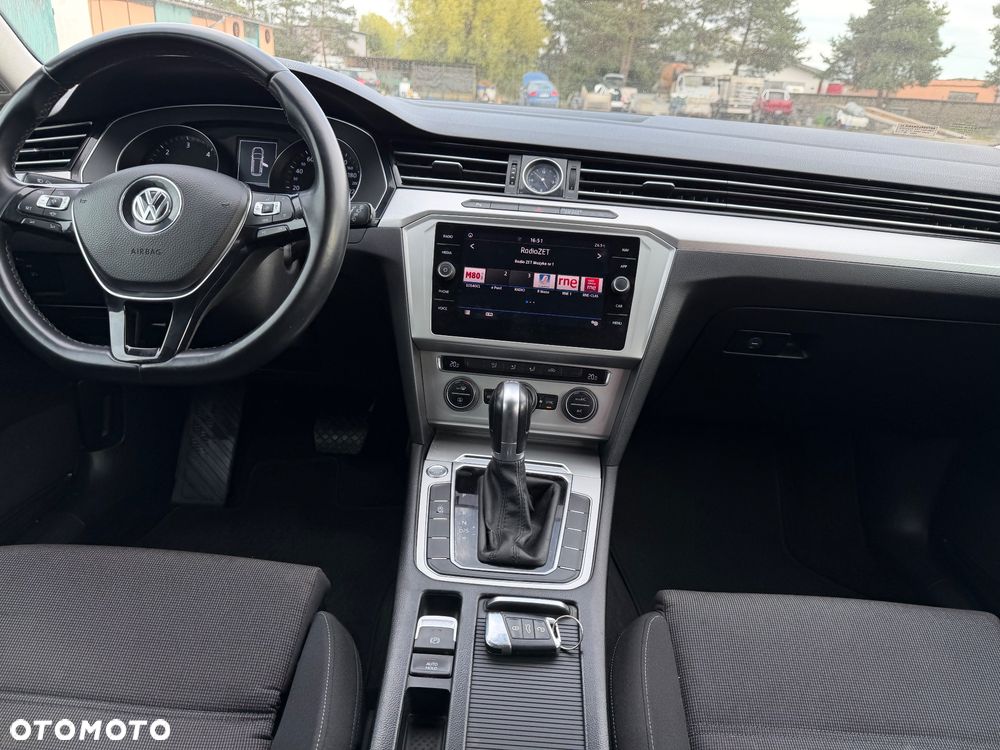 Volkswagen Passat Variant 2.0 TDI SCR DSG Highline - 21