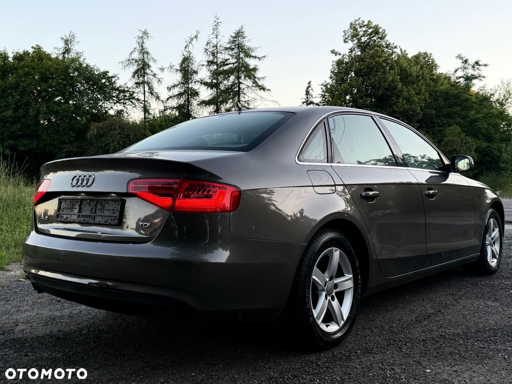 Audi A4 Limousine 2.0 TDI DPF multitronic Attraction - 5