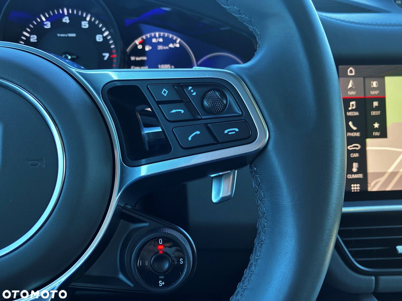 Porsche Cayenne - 27