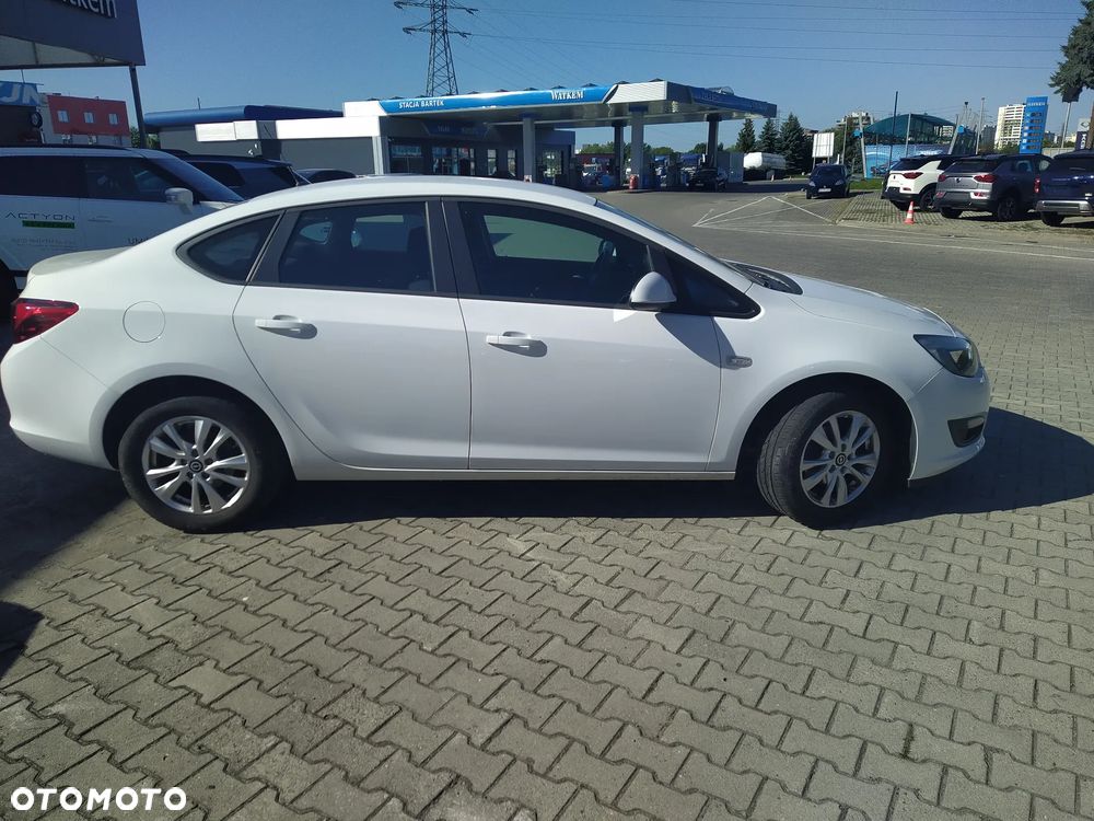 Opel Astra - 4