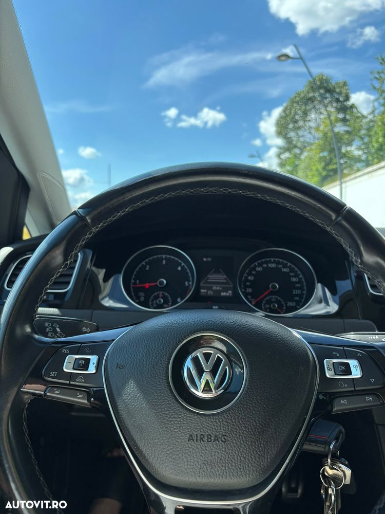 Volkswagen Golf 1.6 TDI Sound - 21