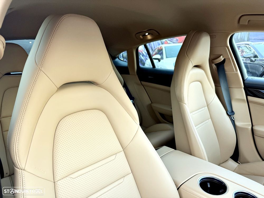 Porsche Panamera 4 E-Hybrid Platinum Edition - 39