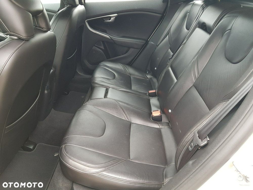 Volvo V40 T3 - 11