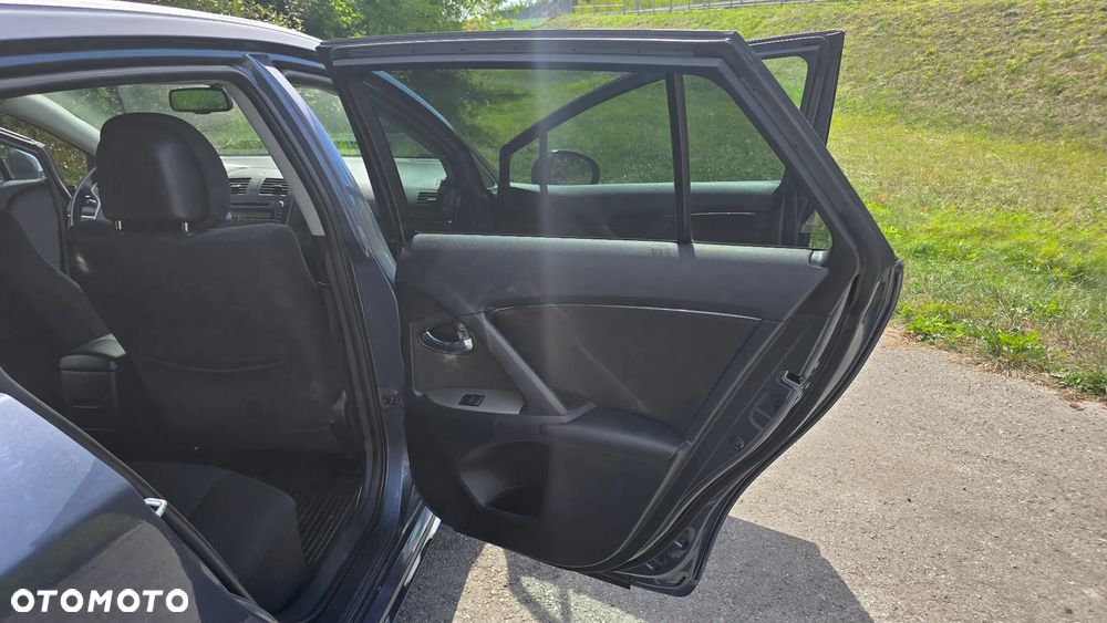 Toyota Avensis 1.8 Sol - 35