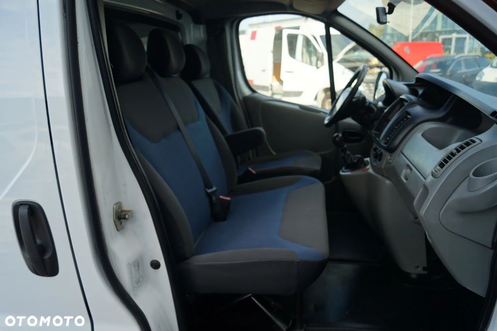 Renault Trafic - 25