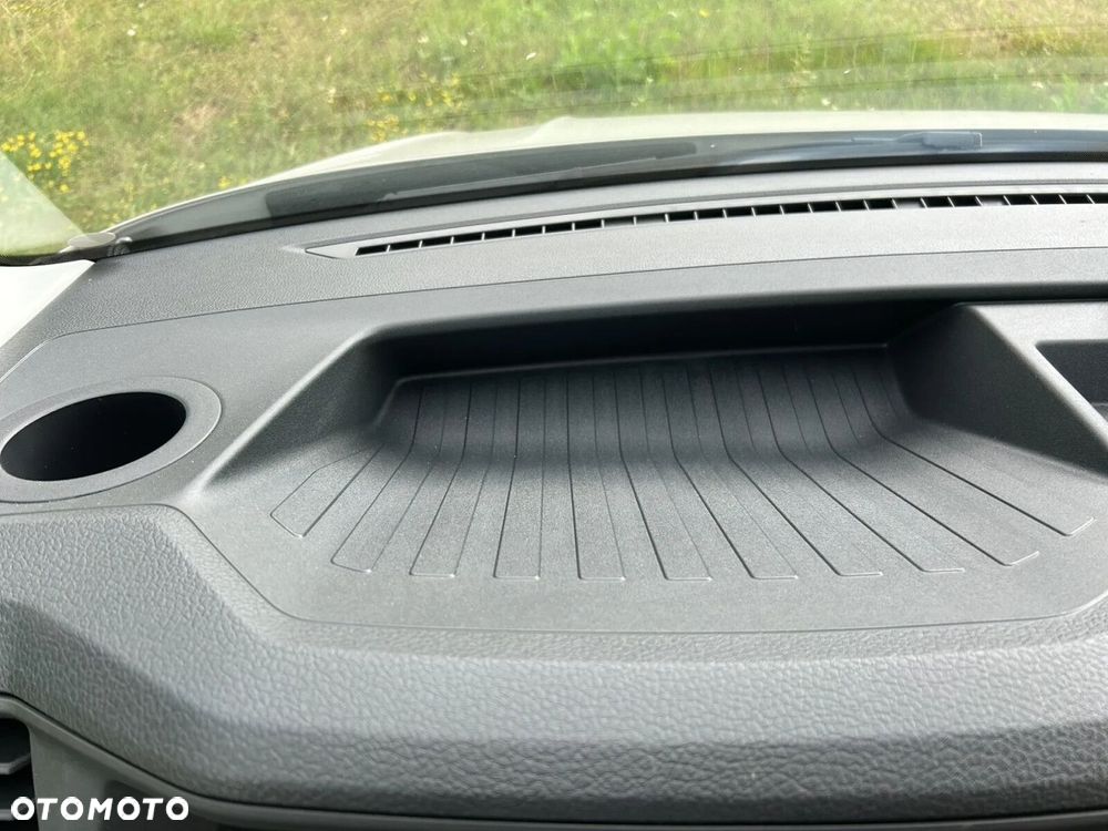 Volkswagen Crafter KONTENER MEBLOWY+WINDA/AUTOMAT/35 Podwozie z pojedynczą kabiną 2,0 l 163 KM manual r. o.: 4490 mm - 30