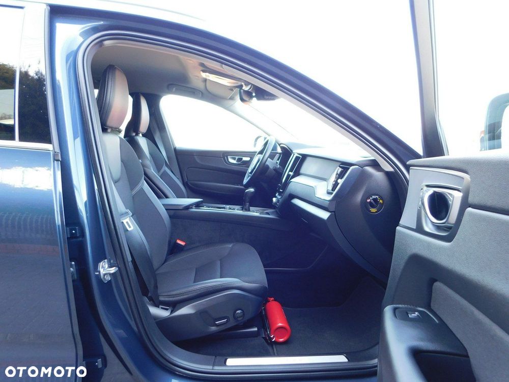 Volvo XC 60 D3 Momentum Pro - 8