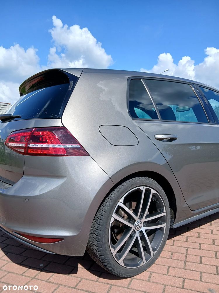 Volkswagen Golf - 8