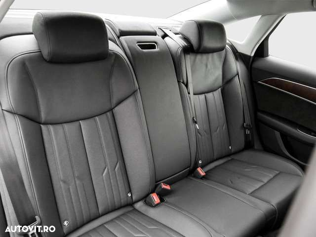 Audi A8 - 4