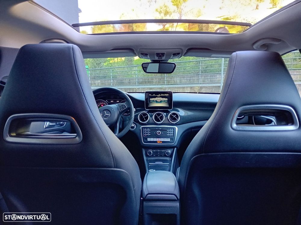 Mercedes-Benz CLA 180 7G-DCT UrbanStyle Edition - 15