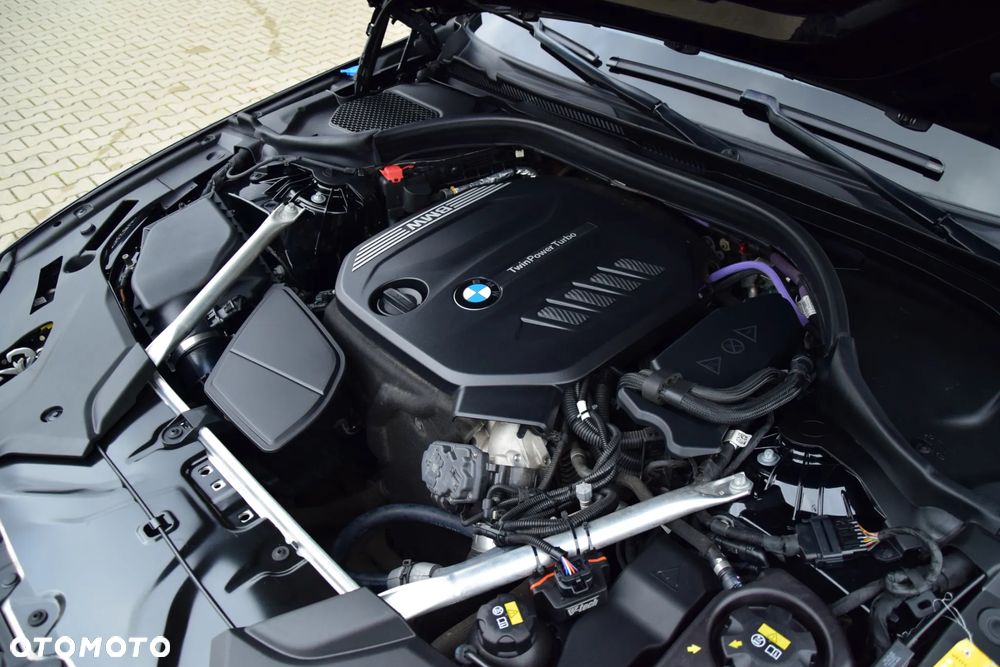 BMW Seria 5 520d xDrive M Sport sport - 39
