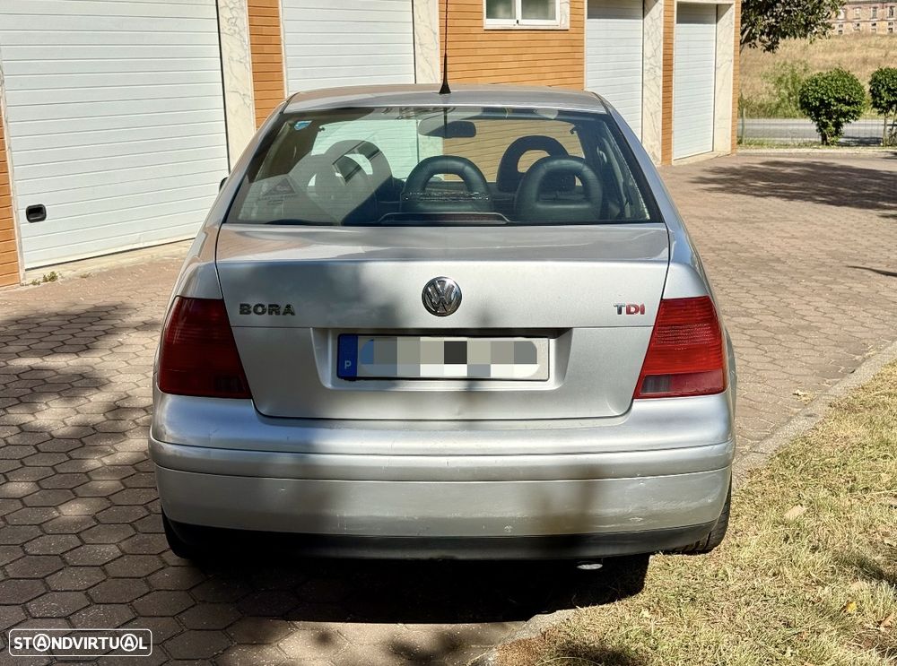 VW Bora 1.9 TDi Highline - 7
