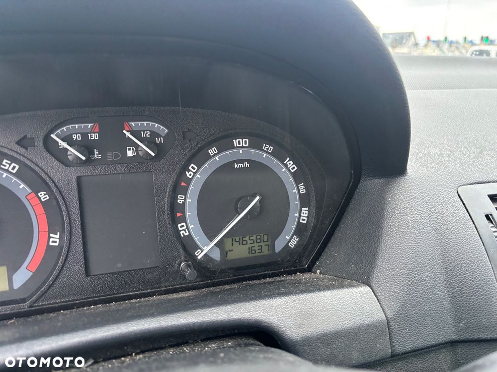 Skoda Fabia 1.4 16V Active - 8