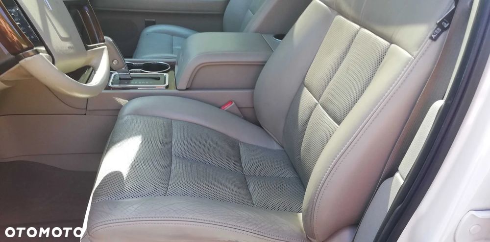 Lincoln Navigator 5.4 L 4x4 - 8