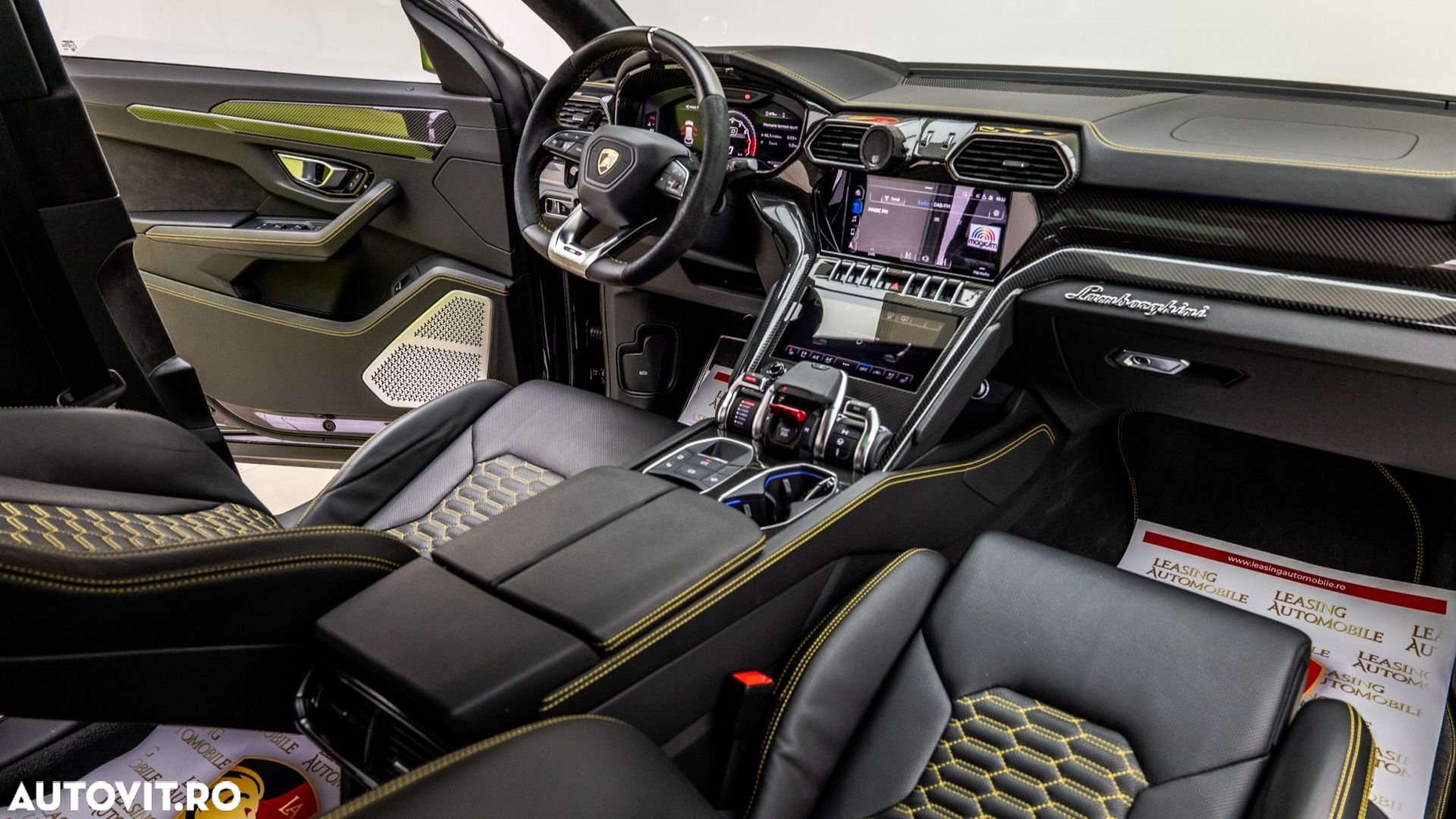 Lamborghini URUS Standard - 16