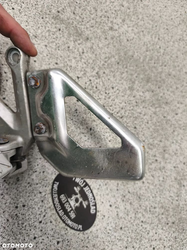 Set lewy przód, podnóżek kierowcy Aprilia RSV 1000 Tuono - 3