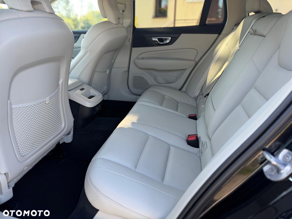 Volvo V60 B4 D Geartronic RDesign - 24
