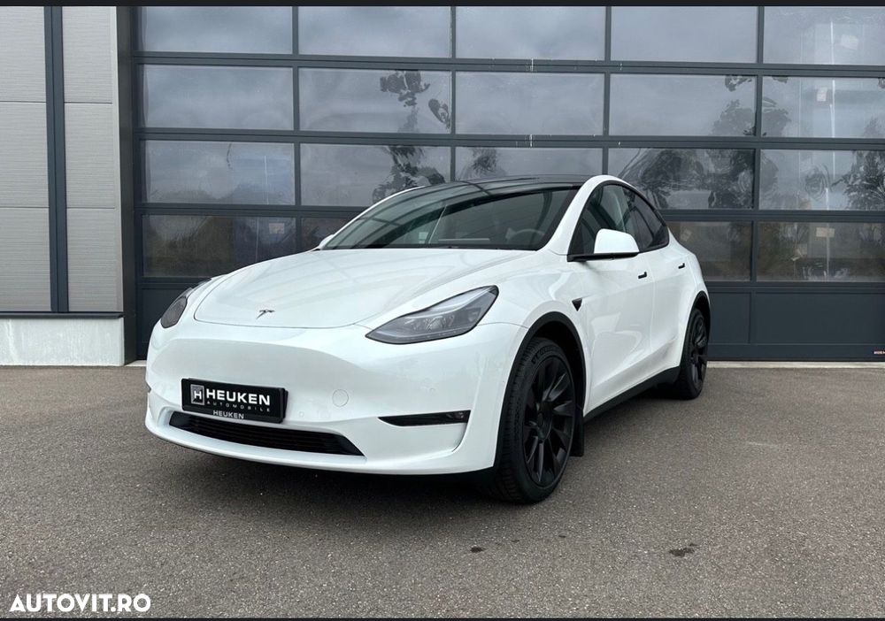 Tesla Model Y - 1