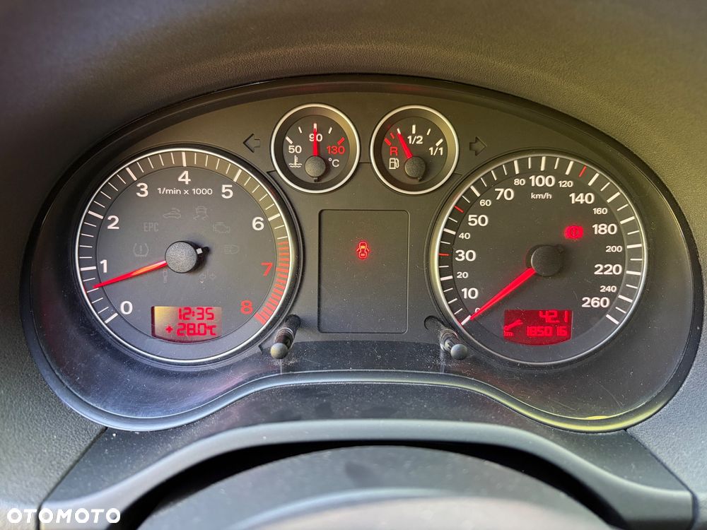 Audi A3 3-drzwiowe 1.6 Attraction - 20