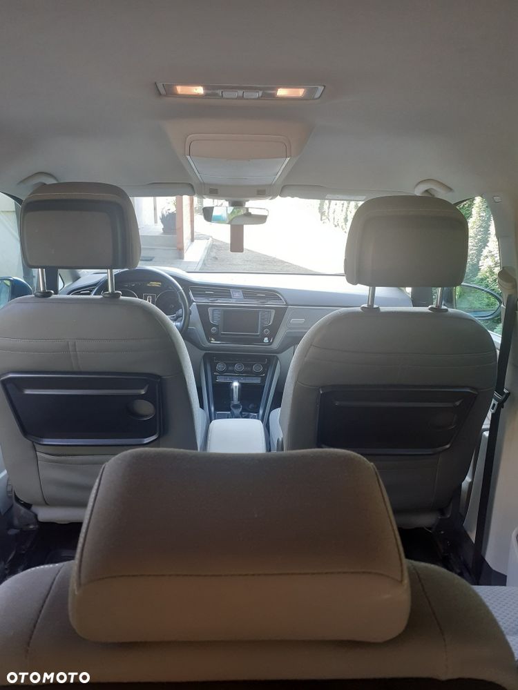 Volkswagen Touran - 4