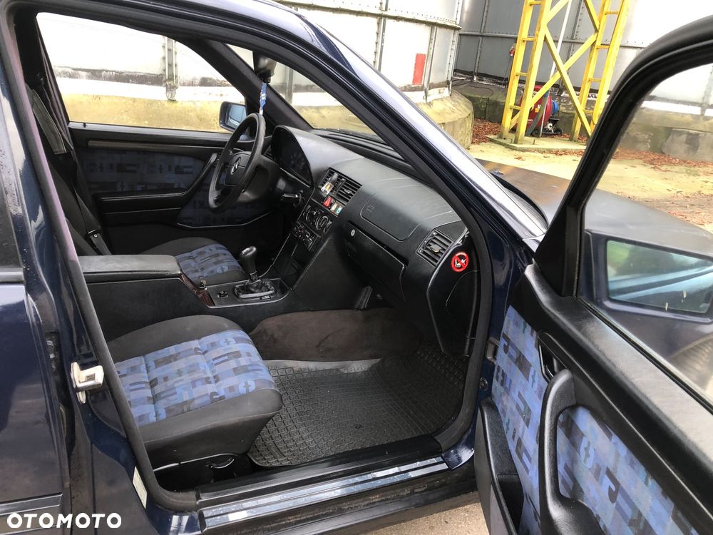 Mercedes-Benz Klasa C 250 D Turbo Elegance - 10