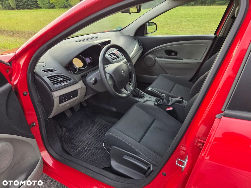 Renault Megane 1.6 16V Expression - 11