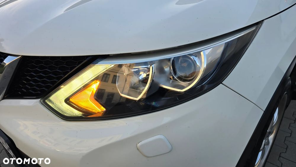 Nissan Qashqai 1.5 dCi TEKNA - 23