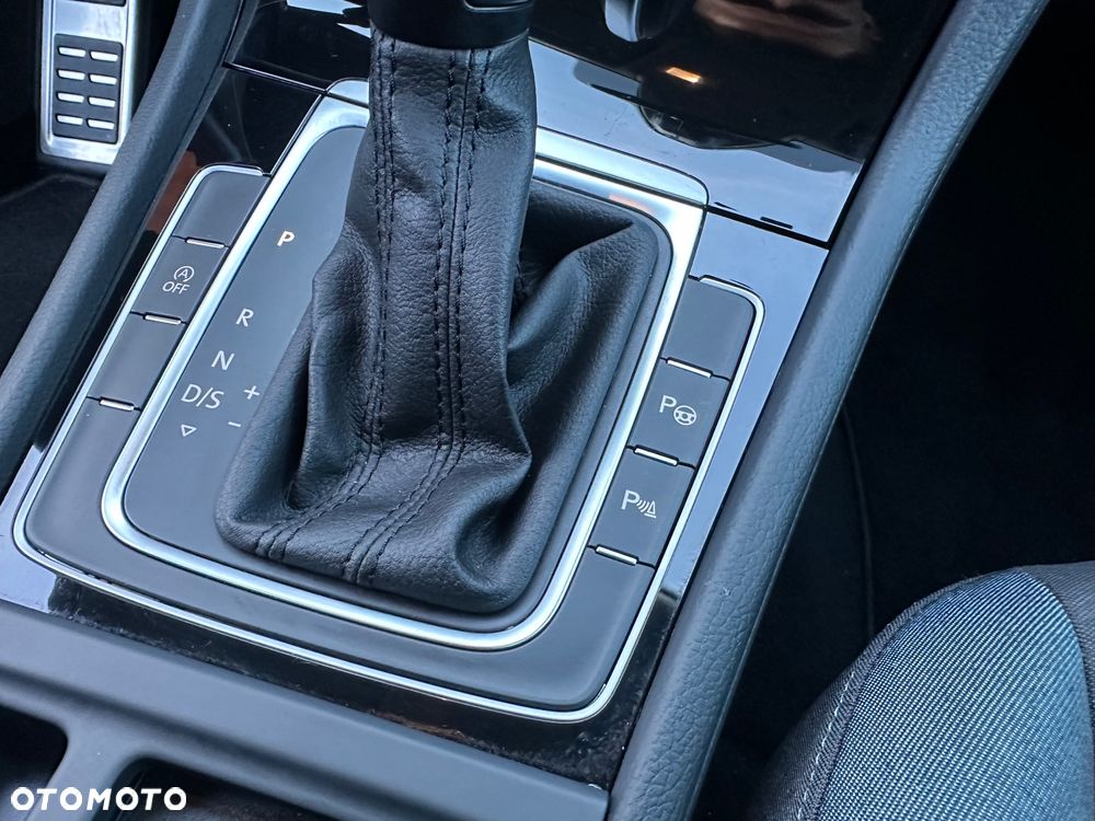 Volkswagen Golf Variant 2.0 TDI SCR DSG IQ.DRIVE - 17