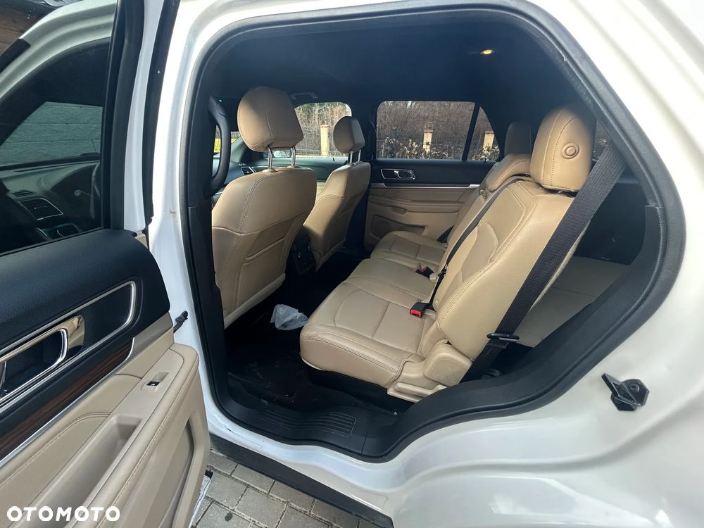 Ford Explorer - 7