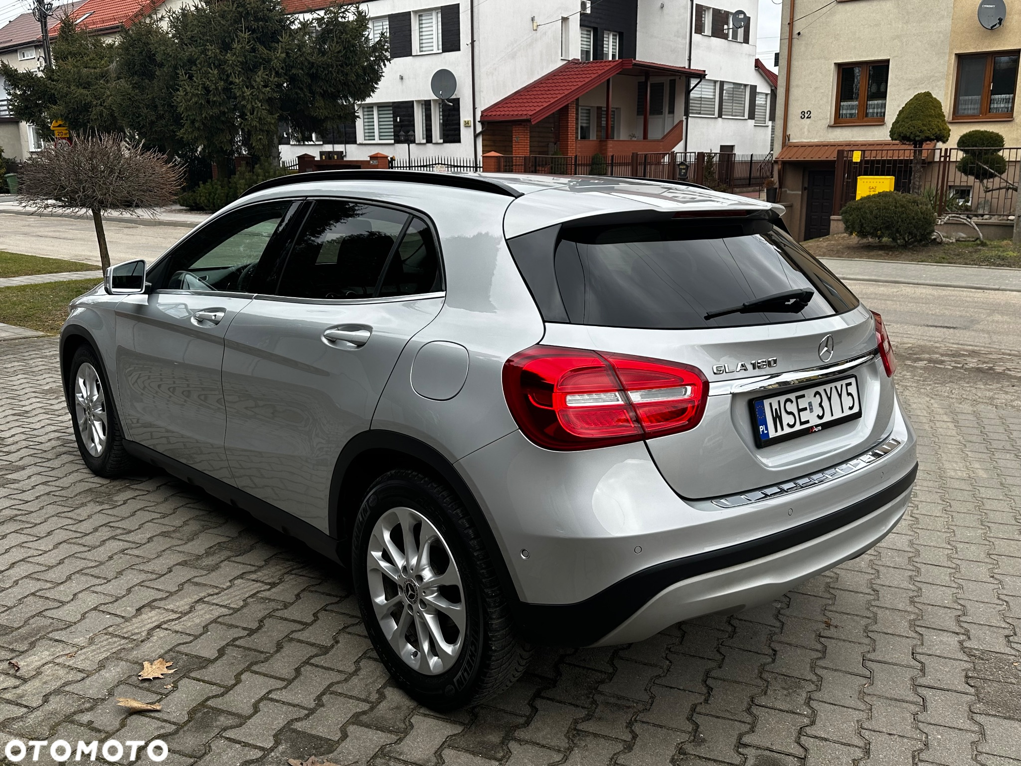 Mercedes-Benz GLA 180 7G-DCT - 7