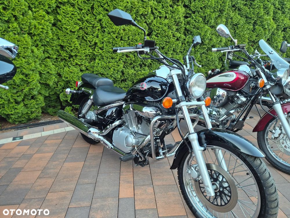Suzuki Intruder - 34